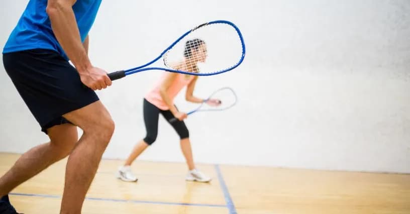 Squash Olsztyn - najlepsze kluby i korty do gry w squash