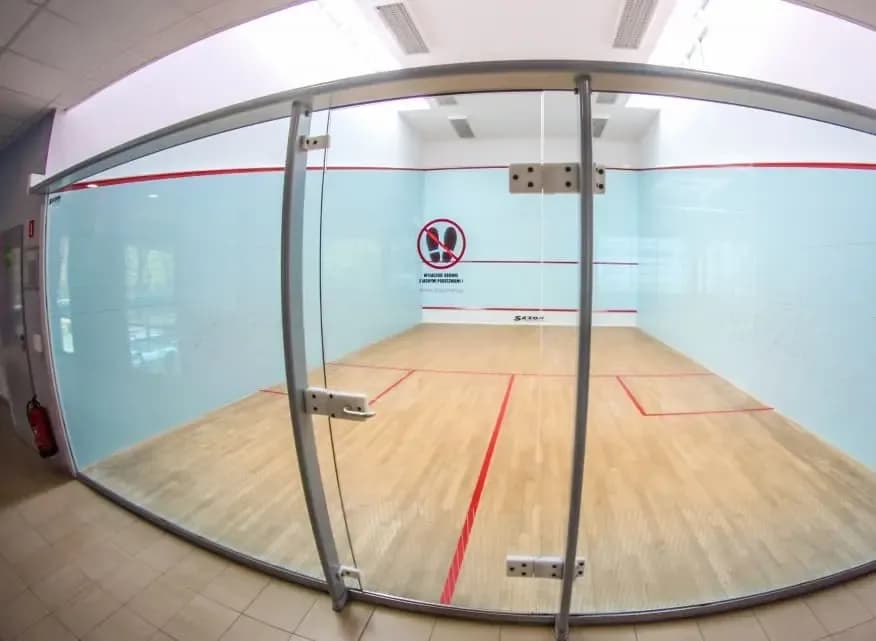 Najlepsze korty do squasha w Wilanowie – graj w komfortowych warunkach