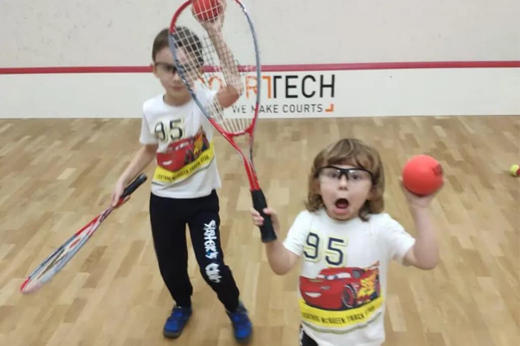 Squash Legionowo: Najlepsze oferty i zajęcia dla każdego gracza