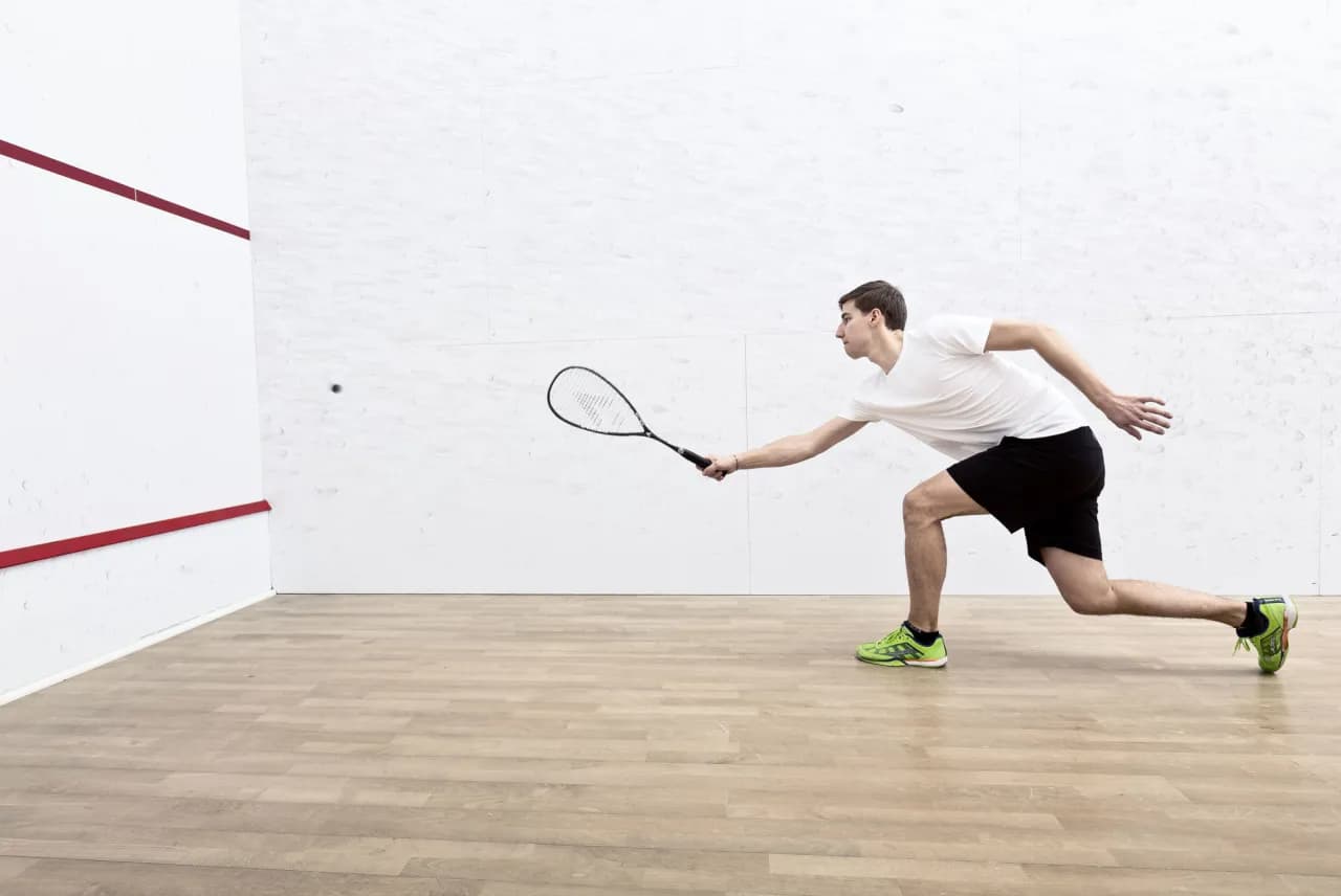 Jaka rakieta do squasha – wybierz idealny sprzęt dla siebie